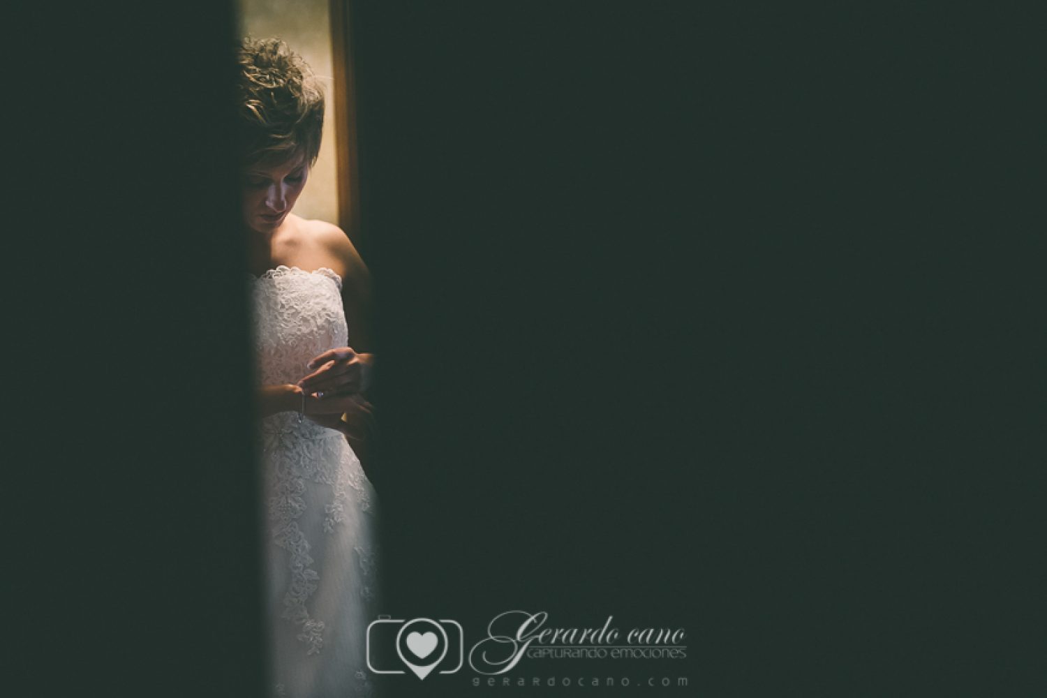 Foto artística de boda en León - Preparativos de novia